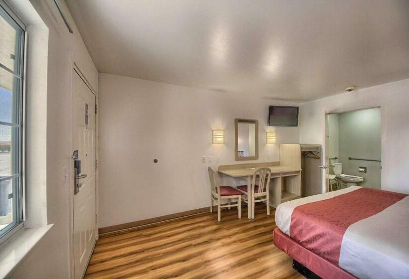 اتاق استاندارد با تخت بزرگ, Motel 6kerrville, Tx