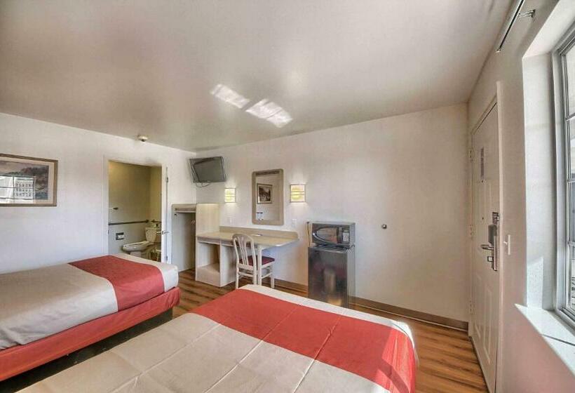 اتاق استاندارد چهار تخته, Motel 6kerrville, Tx