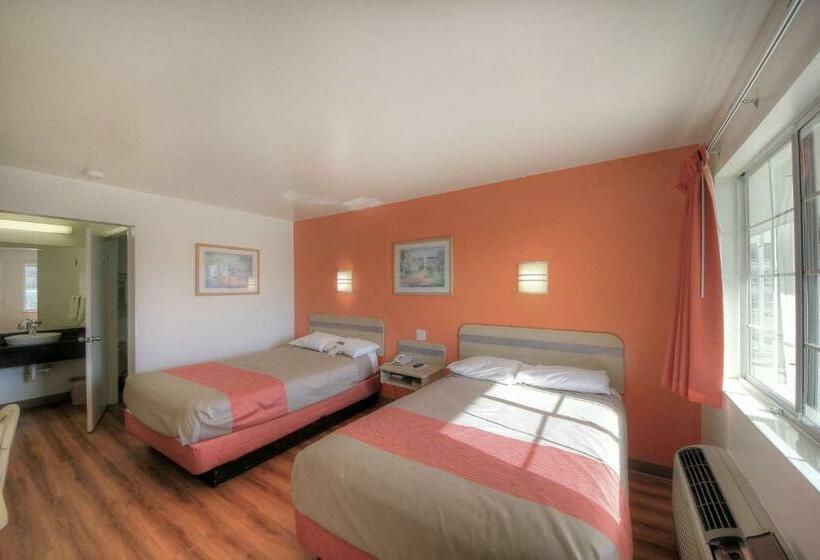 اتاق استاندارد چهار تخته, Motel 6kerrville, Tx