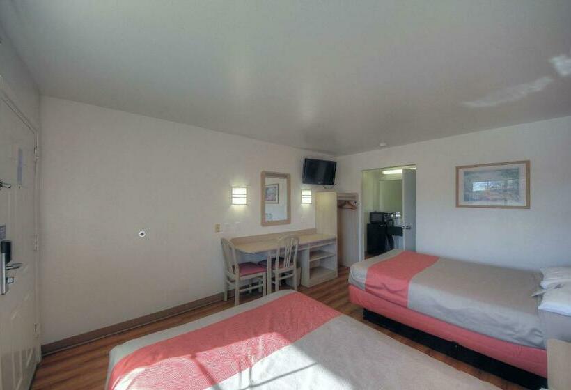 اتاق استاندارد چهار تخته, Motel 6kerrville, Tx