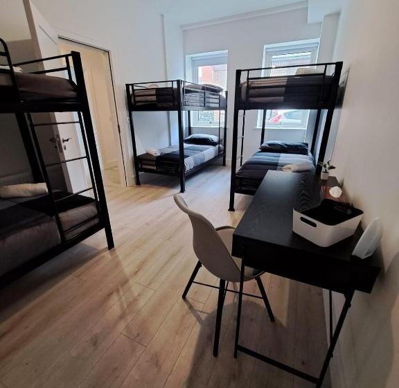 اتاق خانوادگی, Room In Dublin 8 / Cosy House