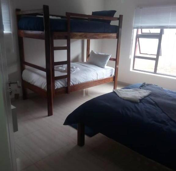 اتاق استاندارد چهارنفره با سرویس بهداشتی مشترک, Chaya Accommodation B&b And Self Catering