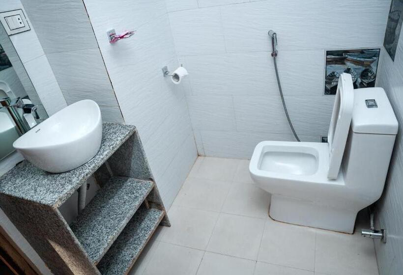 اتاق لوکس خانوادگی, Kamana