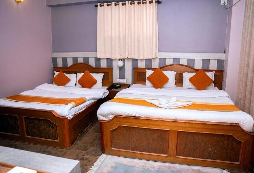 اتاق لوکس خانوادگی, Kamana