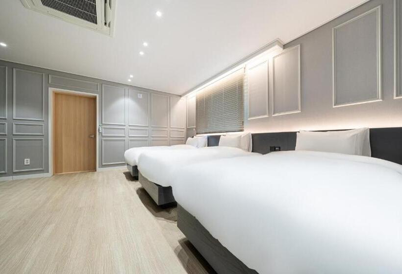 اتاق لوکس سه تخته, Hound Hotel Mokpo Peace Plaza