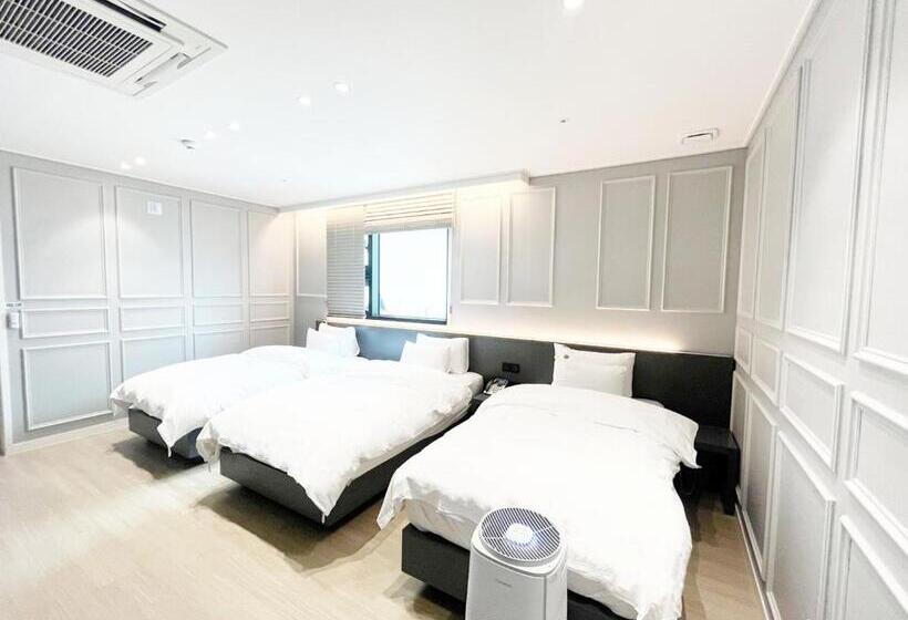 اتاق لوکس سه تخته, Hound Hotel Mokpo Peace Plaza