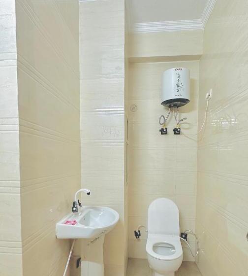 اتاق لوکس, Relax In   Noida Sector 18