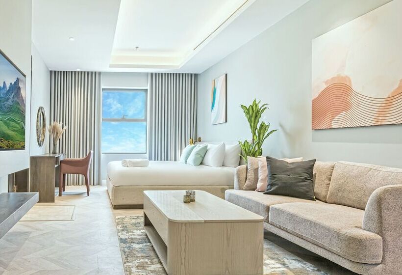 استودیوی استاندارد, Stella Stays Olaya Tower 1