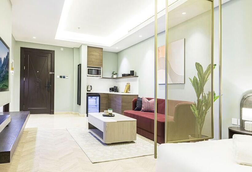 استودیوی استاندارد, Stella Stays Olaya Tower 1