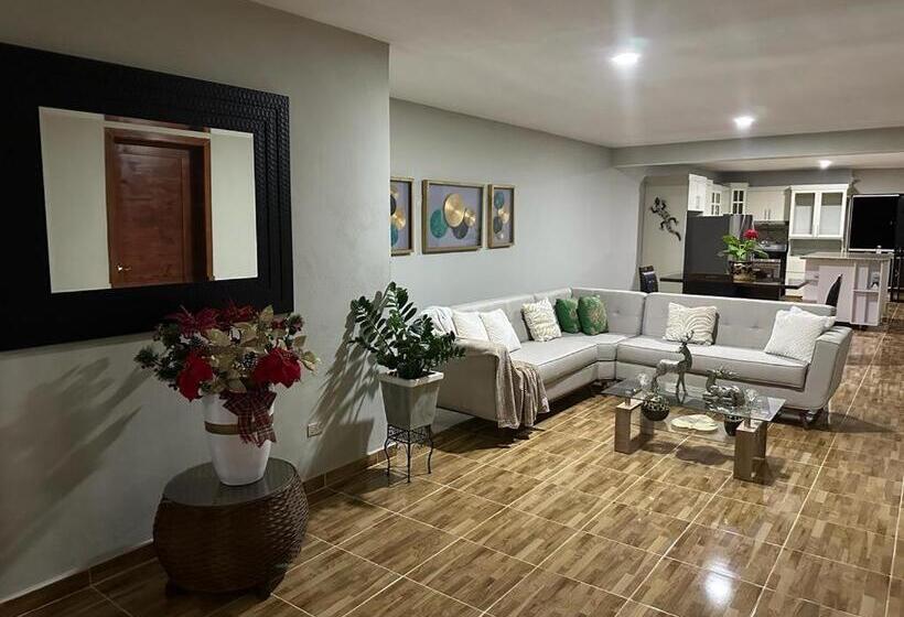 اتاق لوکس خانوادگی, Aparta Hotel Esa Buya