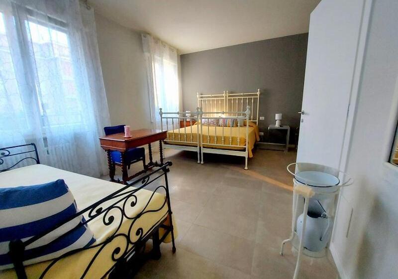 اتاق استاندارد سه نفره, Il Trovatore Rooms