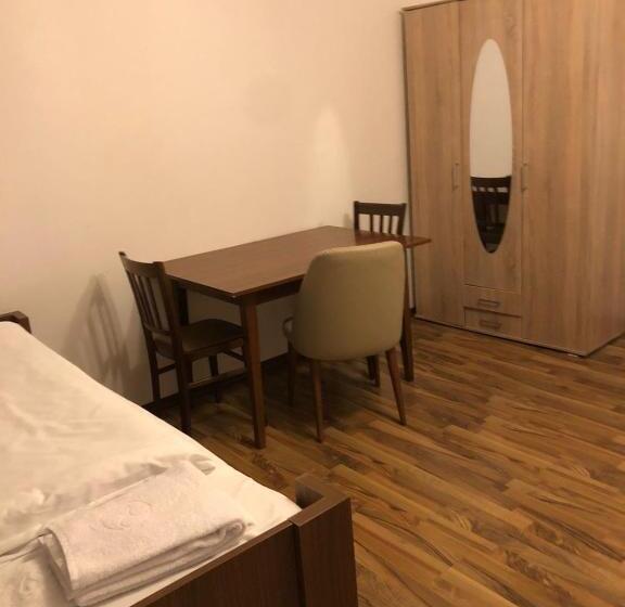 اتاق استاندارد با سرویس بهداشتی مشترک, Hostel Casa Andalucia
