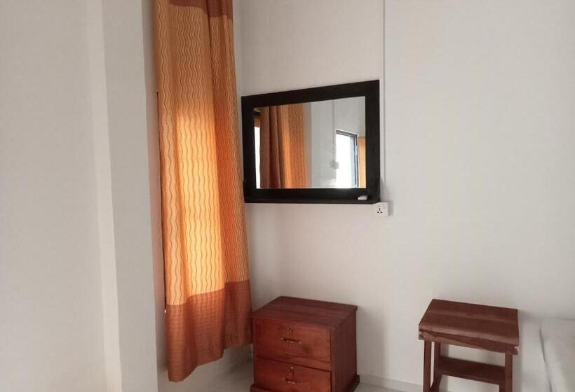 اتاق خانوادگی, Eagle Safari Cottage