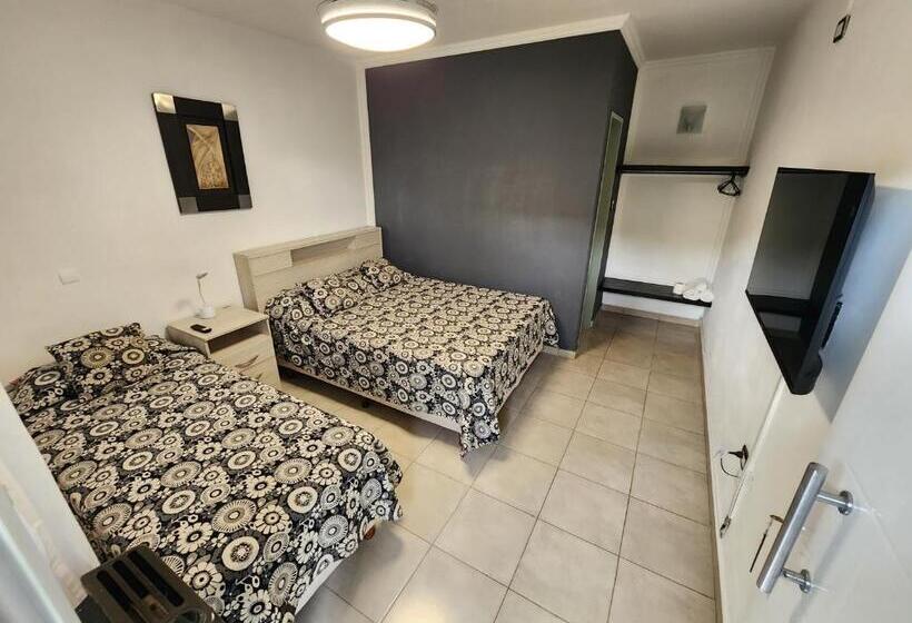 اتاق استاندارد سه نفره, Maktub Departamentos Y Habitaciones