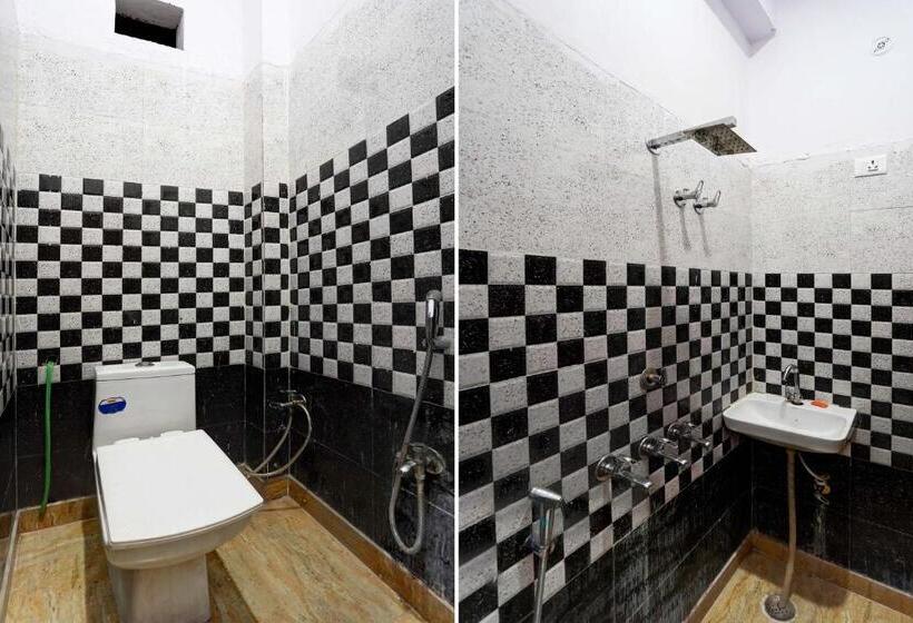 اتاق کلاسیک سه تخته, Oyo Hotel Robin Inn
