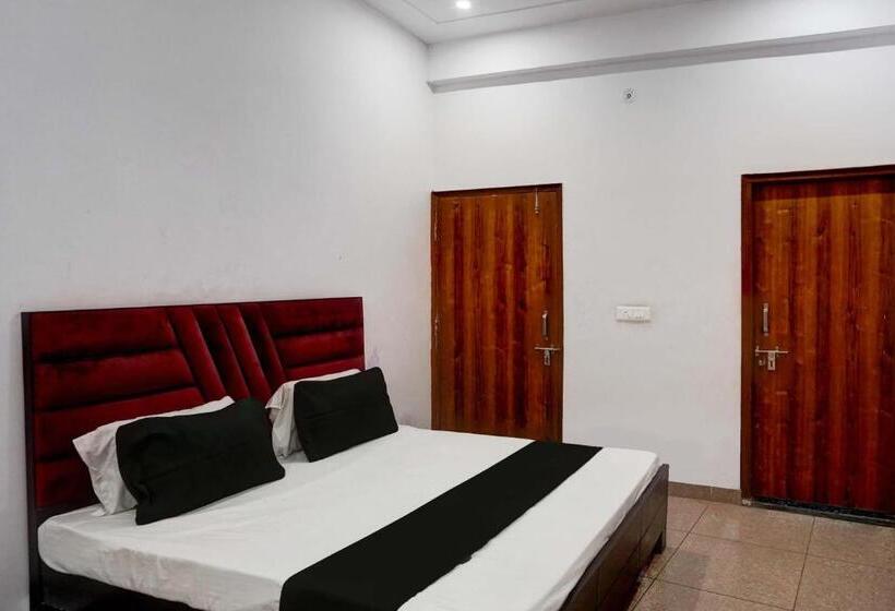 اتاق کلاسیک سه تخته, Oyo Hotel Robin Inn