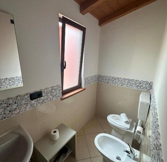 اتاق استاندارد چهارنفره با بالکن, Mandanici :borgo Marsalini 2.0