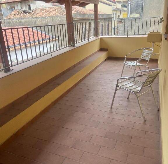 اتاق لوکس خانوادگی, Mandanici :borgo Marsalini 2.0