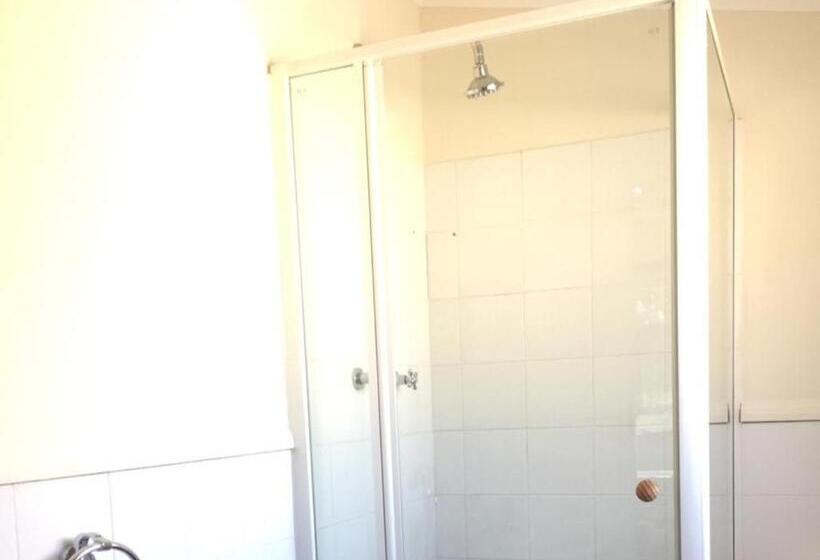 اتاق کلاسیک, Tom S Place Guest House