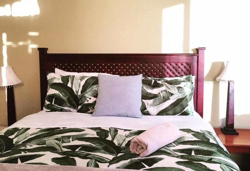 اتاق کلاسیک, Tom S Place Guest House
