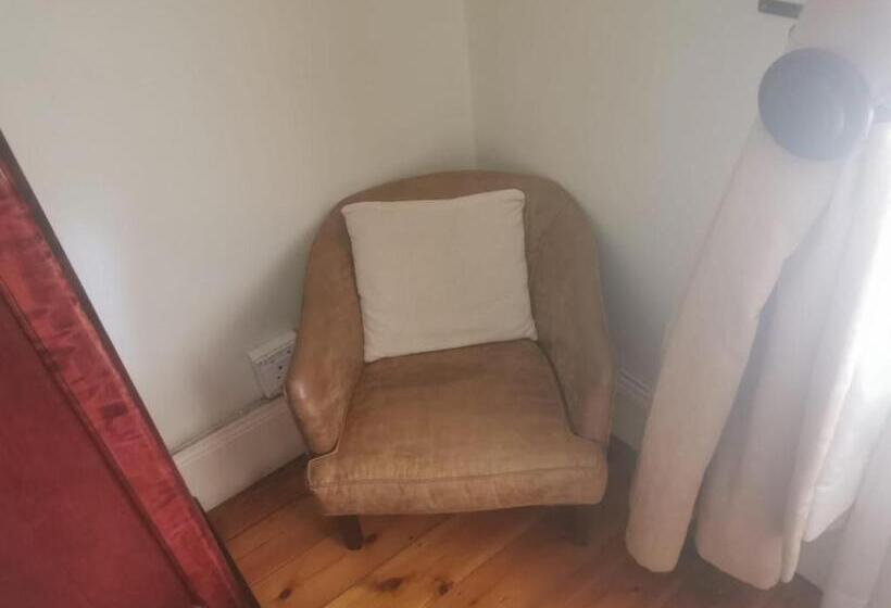 اتاق پرمیوم, Tom S Place Guest House