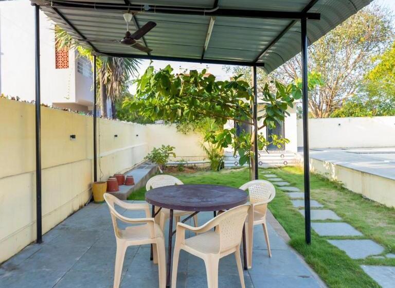 اتاق استاندارد سه تخته با چشم‌انداز استخر, Vcp Beach Resort