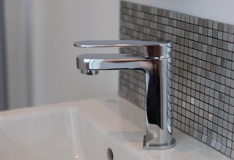 اتاق استاندارد, Self Service En Suite Rooms By Property Promise