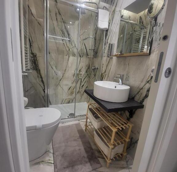 اتاق راحتی سه تخته, My Place B&b