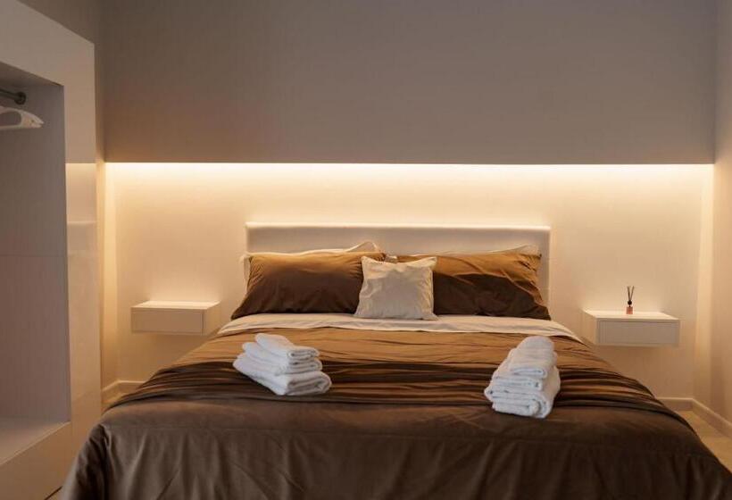 اتاق لوکس با چشم‌انداز دریا, My Place B&b