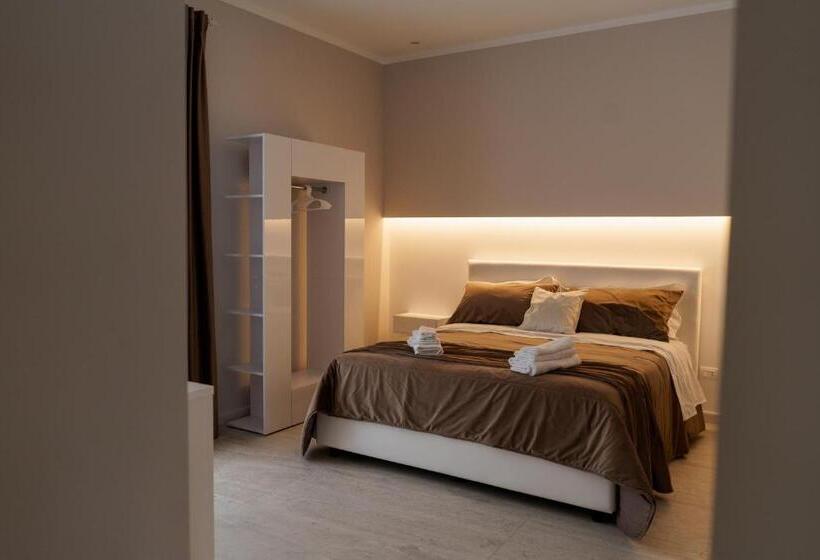 اتاق لوکس با چشم‌انداز دریا, My Place B&b