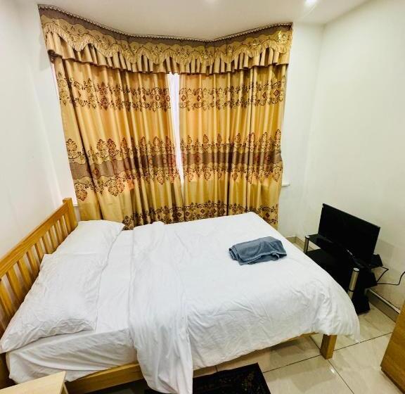 اتاق استاندارد, The Great Falcon Accommodation