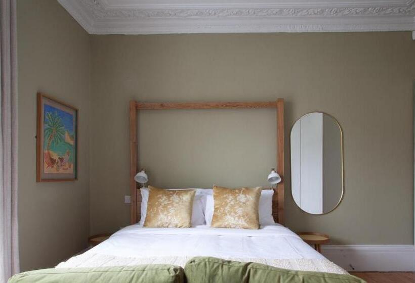 اتاق سوپریور با تخت بزرگ, Lido Townhouse