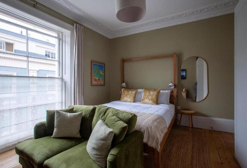 اتاق سوپریور با تخت بزرگ, Lido Townhouse