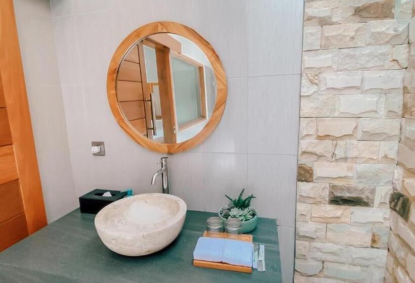 اتاق لوکس, Rejuvenate Resort And Restaurant