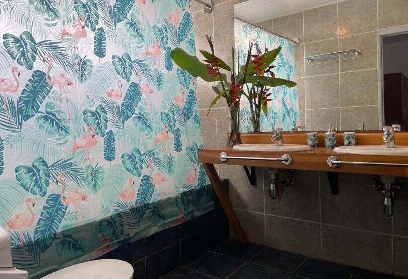 اتاق استاندارد سه نفره, Manureva Nui Hotel Boutique