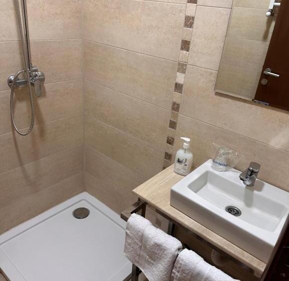 اتاق اکونومی, Aqua Prenociste Palic