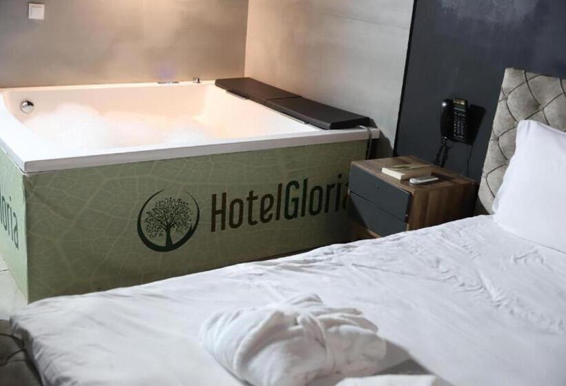 اتاق سوپریور با تخت بزرگ, Gloria Ks