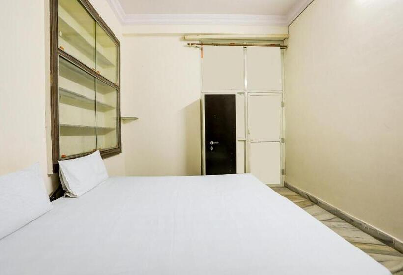 اتاق استاندارد سه نفره, O Aanjaney Residency