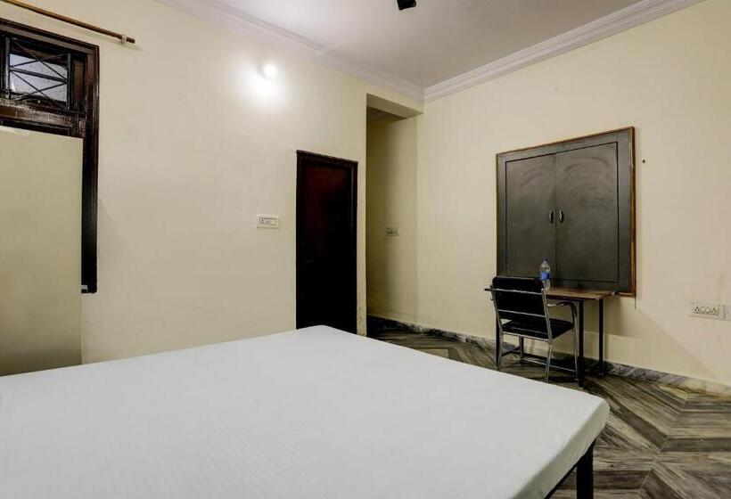 اتاق استاندارد سه نفره, O Aanjaney Residency