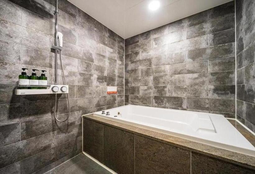اتاق استاندارد با وان آب گرم, Kkaebi Stay