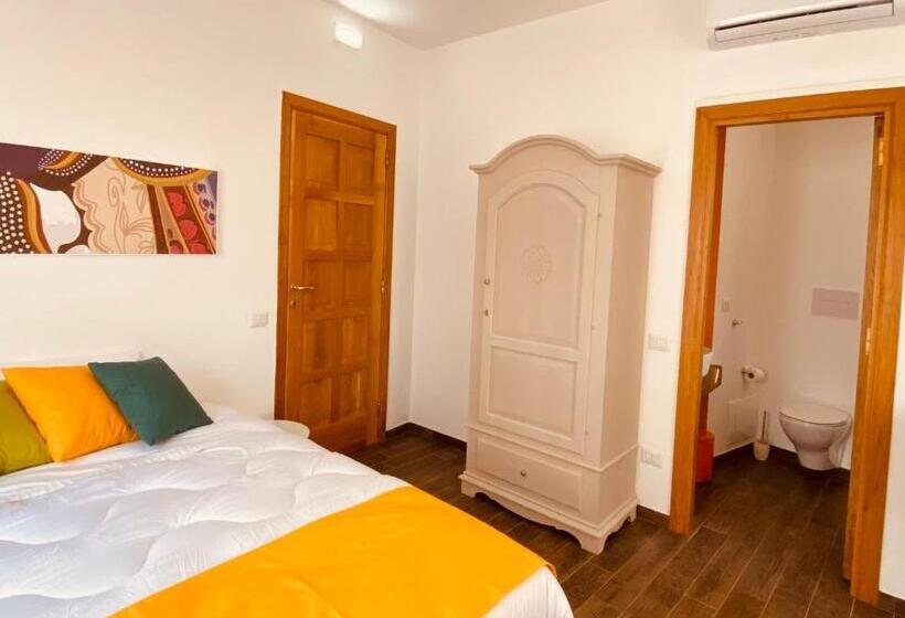 اتاق استاندارد, Carrales Guest House
