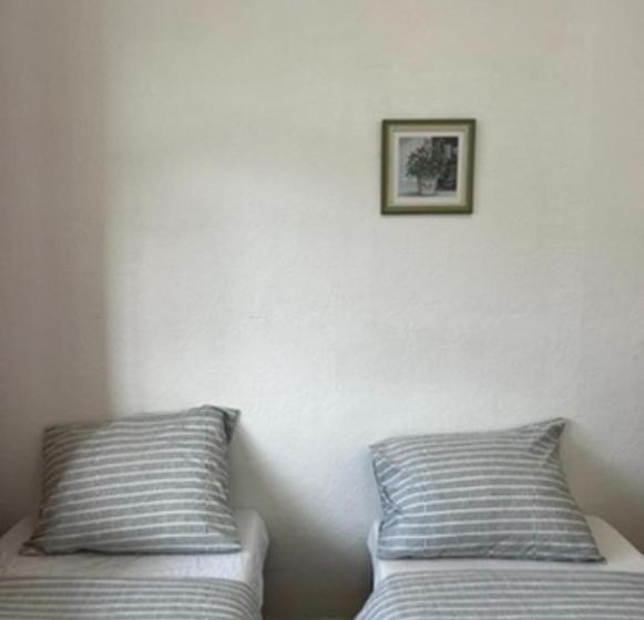 تختخواب در اتاق مشترک, Etterbeek Youth Hostel