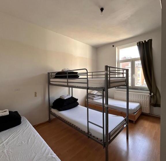 تختخواب در اتاق مشترک, Etterbeek Youth Hostel