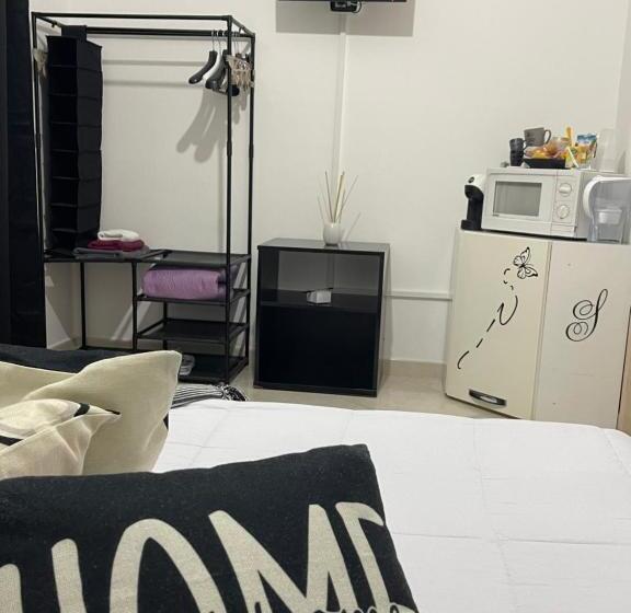 اتاق استاندارد, Camere Aeroporto Cagliari Elmas