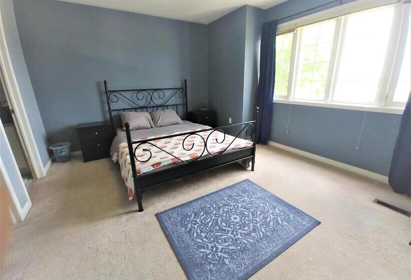 سوییت لوکس, Rooms Near Train Station