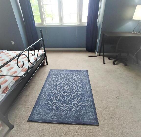 سوییت لوکس, Rooms Near Train Station