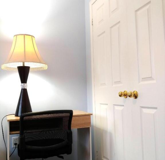 اتاق استاندارد, Rooms Near Train Station