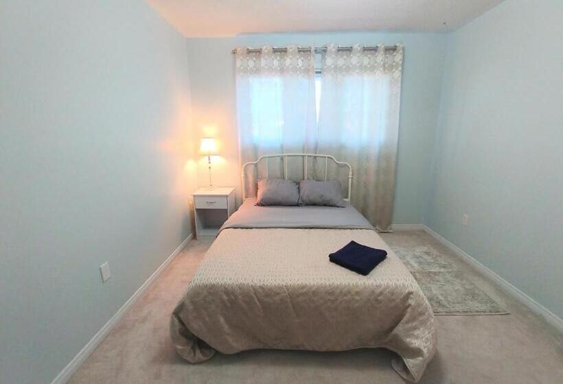 اتاق لوکس, Rooms Near Train Station