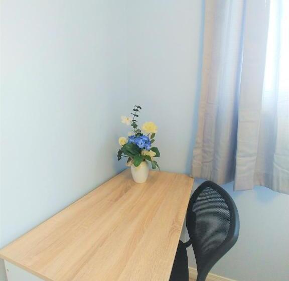 اتاق لوکس, Rooms Near Train Station