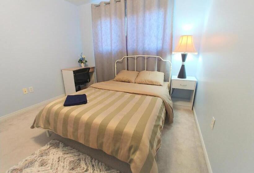 اتاق لوکس, Rooms Near Train Station